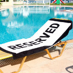 Toalha Preta de Praia Branca Reservada<br><div class="desc">Reivindica seu lugar na piscina ou na praia com a Toalha Preta de Praia Branca Reservada. Fácil de personalizar texto.</div>
