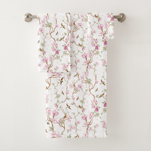 Toalhas com estampa floral pendem arrumadas (Criador carregado)