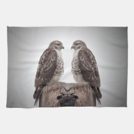 Toalhas De Mão Falcões em um cargo