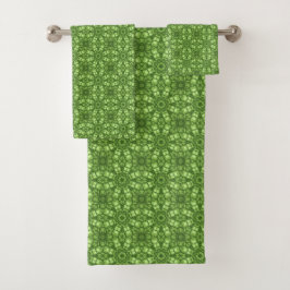 Toalhas verdes com um padrão floral branco