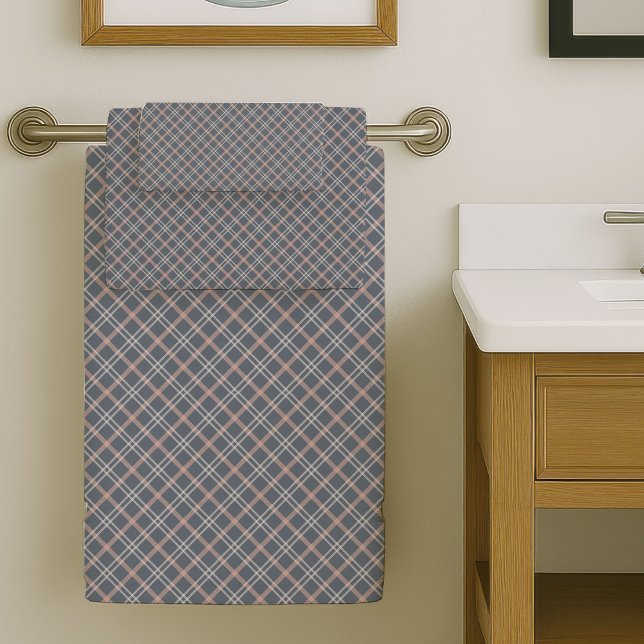 Toalhas Xadrez de Coral Macio Essenciais de Banho  (Soft Coral Plaid Towels Elegant Bath Essentials)