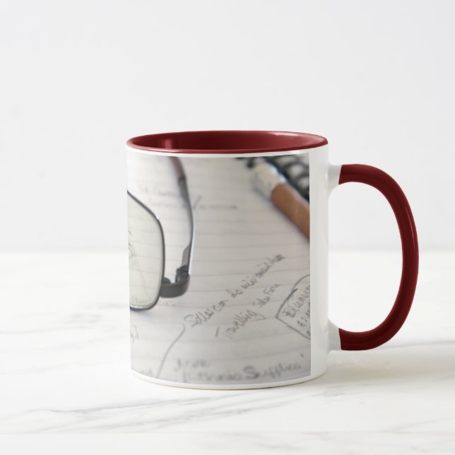 Tomando uma caneca Break (Direita)