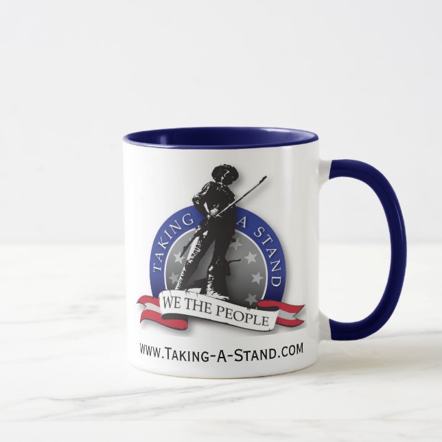 Tomando uma caneca de café do suporte (Direita)