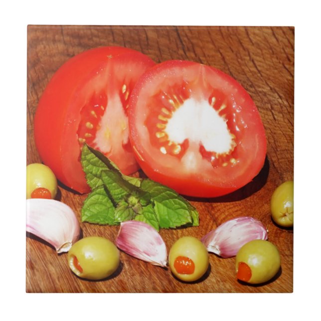 tomate com azeitonas recheadas e alho (Frente)