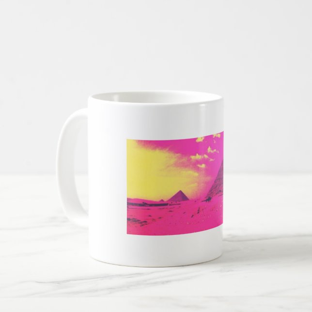 Tome um gole da caneca Pink Pirâmids e aproveite! (Frente Esquerda)