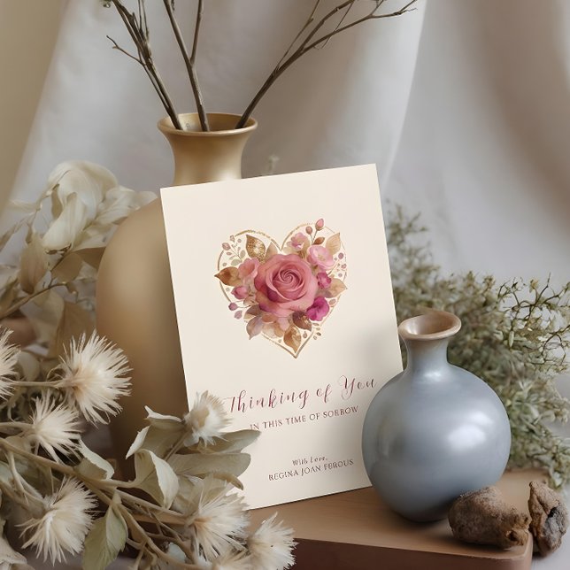 Tons de Rosa Delicado Floral Coração Simpatia (Delicate Dusty Pink Tones Floral Heart Sympathy Card Design.)