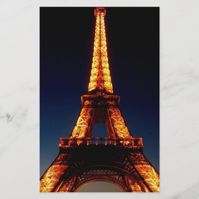 Torre Eiffel em Paris (Frente)