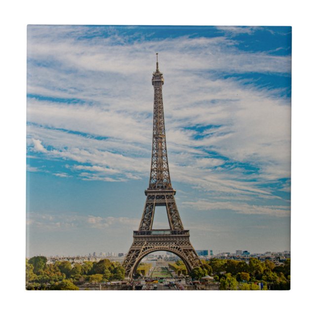 Torre Eiffel em Paris (Frente)