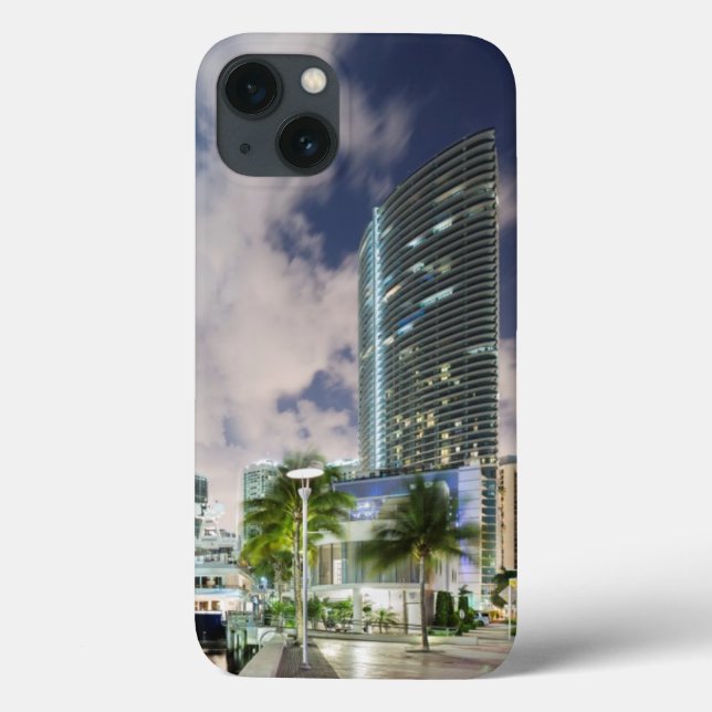 Torres iluminadas na margem aquática do rio Miami (Verso)