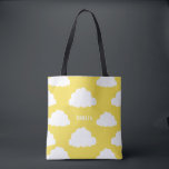 Tote Bag Amarelo Personalizado Padrão de Nuvens Br<br><div class="desc">Nuvens Brancas Padrão Cinza Personalizada Saco de Tote. Bonitas e brancas em toda a bolsa de impressão tote apresentavam nuvens brancas sobre fundo amarelo. Esta bolsa de tote pode ser personalizada, perfeita como um chá de fraldas a favor das bolsas ou como um presente.</div>