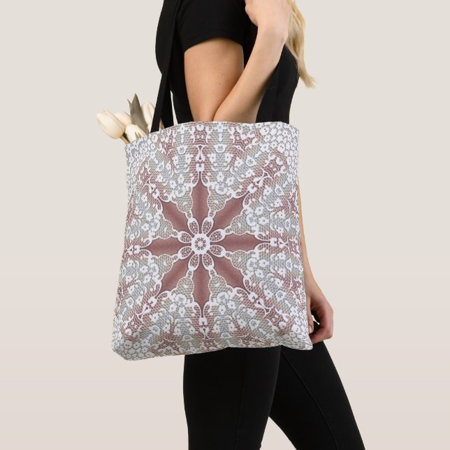 Tote Bolsa Elegante de Renda Branca com Flores (Close Up)