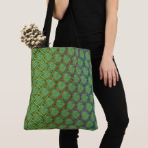 Bolsa verde com 'tela ou rede' colorida - quadrado