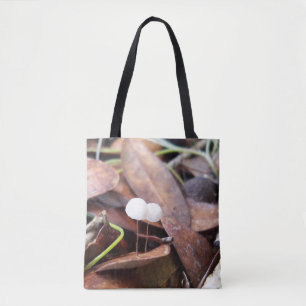 Tote Cogumelos Pequenos em um bolsa impresso