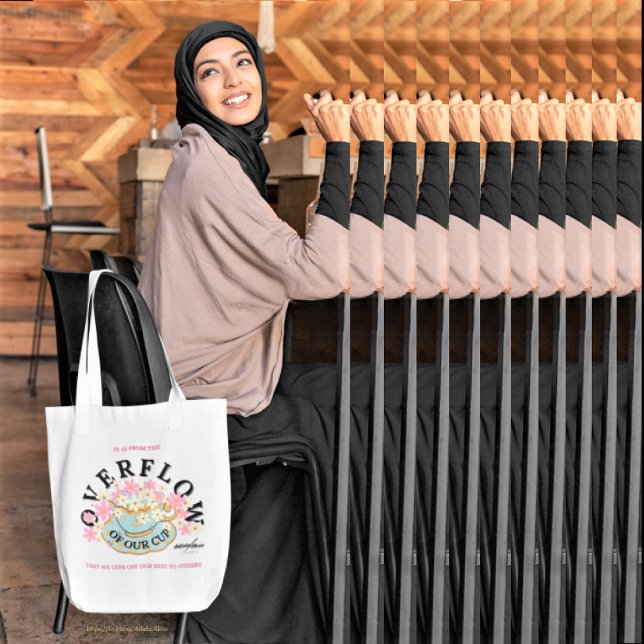 Tote Grande Bolsa de SOBREFLUXO projetado por Adiela Akoo (OVERFLOW Tote by Poet Adiela Akoo bcoz that's when we give off our best. Love it? GET it!)