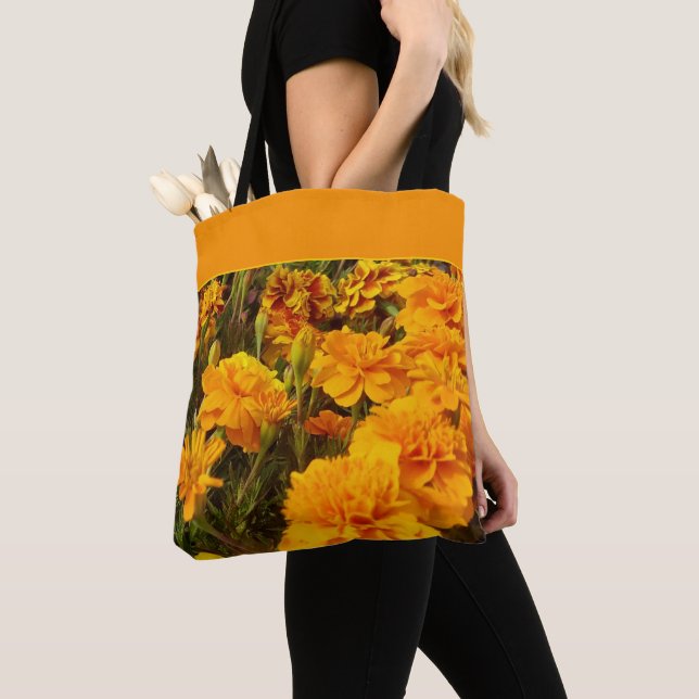 Tote Ouro Floral Marigold Flowers Bolsa (Close Up)
