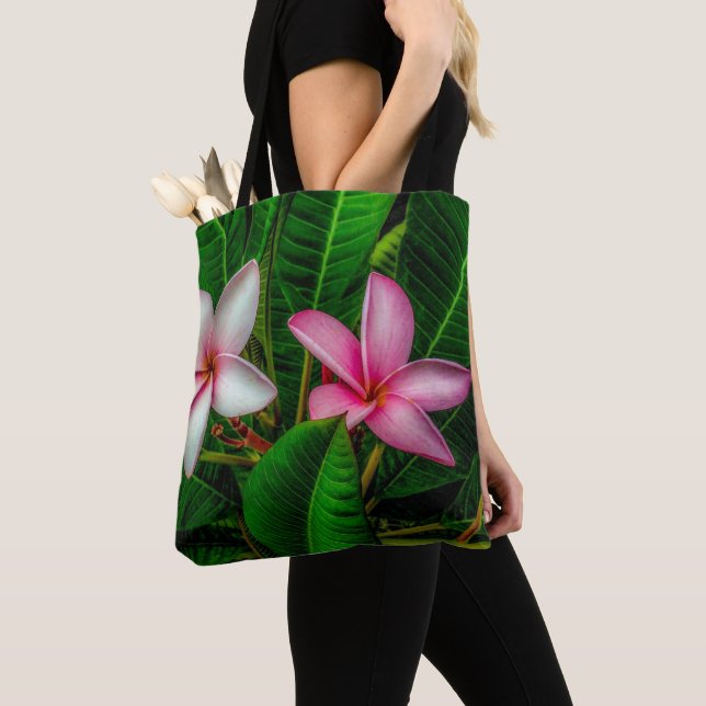 Tote Plumerias em Bolsa branco e rosa (Close Up)
