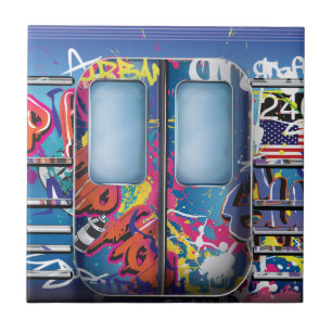 Trem de metrô com grafite.