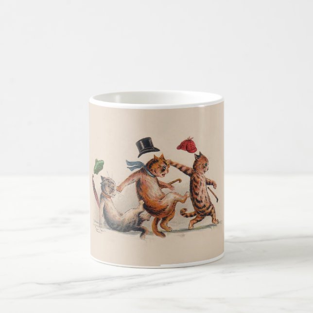Três gatos de queda por Louis Wain; Caneca animal (Centro)