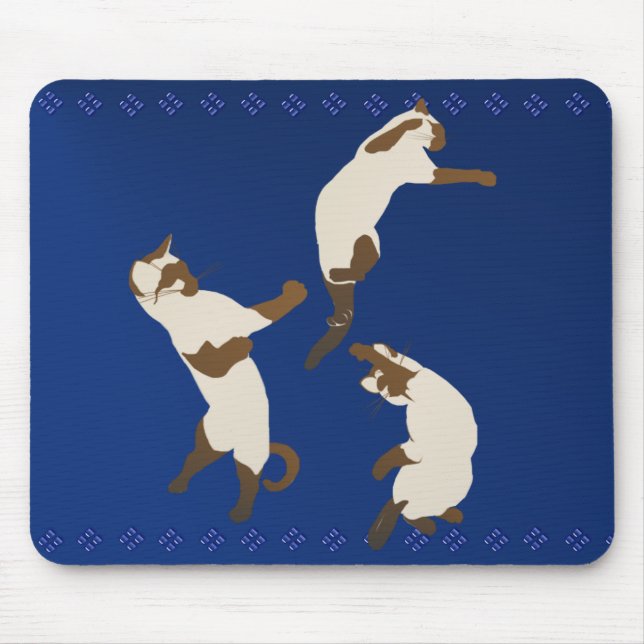 Três gatos Siamese no jogo Mousepad (Frente)