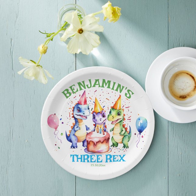 Três pratos de aniversário de dinossauros fofinhos (Three rex cute dinosaurs birthday party personalized tableware printed paper plates)