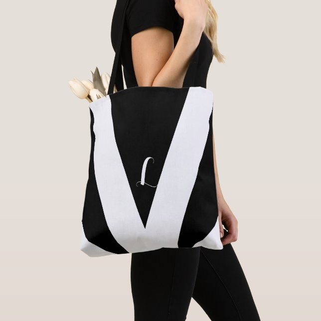 Triângulo Preto e Branco e Slashes Tote Bag (Close Up)