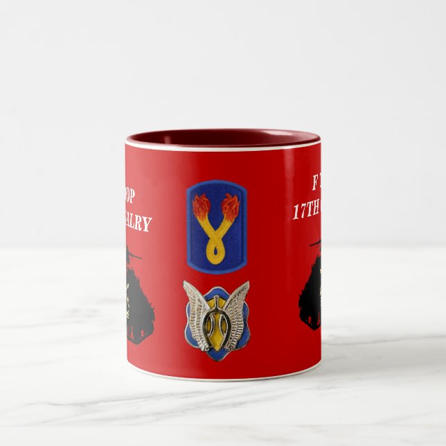 Tropa de F, 17a caneca da trilha da cavalaria M113 (Centro)
