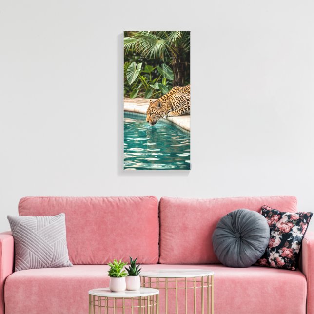 Tropical Leopard Drinking Canvas Print – Jungle An (Insitu(Sala de estar))