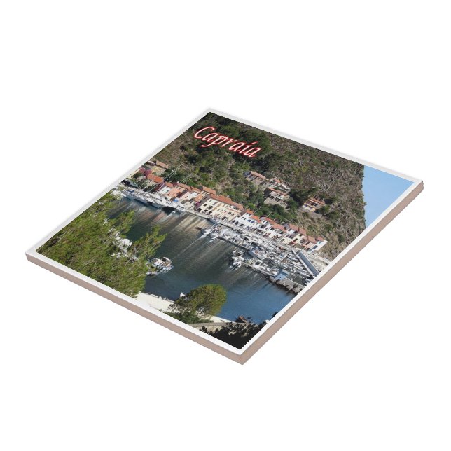 TSC126 CAPRAIA, Little Port, Toscana, Itália, (Lateral)