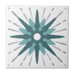 Turquesa e Silver Starburst<br><div class="desc">Azulejo moderno com um grande estrelo retro turquesa ousado servindo de ponto focal, complementado por elementos modernos de design de estrelo prateado. Design celeste moderno em negrito numa paleta de cor branca e turquesa. Um design de uma coleção coordenadora. Projetado como um modelo, crie seu próprio design personalizado usando os...</div>
