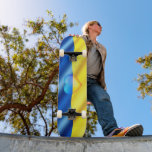 Ucrânia Flag Skateboard Heart - Apoio à Liberdade<br><div class="desc">Ucrânia - Apoio - Paz da Liberdade - Bandeira Ucraniana - Coração Azul Amarelo - Juntos Vitória da Liberdade! Você também pode transferir para mais de 1000 produtos Zazzle! Redimensionar e mover ou remover e adicionar elementos/texto com a ferramenta de personalização! Eu Fico Com A Ucrânia!</div>