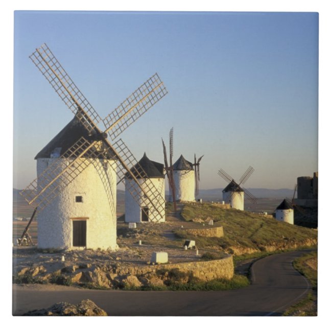 UE, Espanha, La Mancha, Consuegra. Moinhos de vent (Frente)