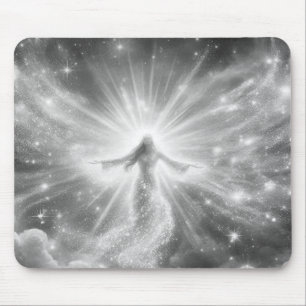 Um Anjo nas Nuvens em um Mousepad Grosso