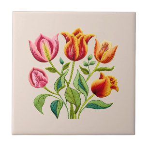 Um Azulejo Cerâmico com um Buquê de Tulipas Vermel