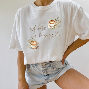 Um bebê está criando Camiseta branca   Café Baby