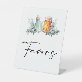 Um Bebê Está Criando Favores De Chá de fraldas