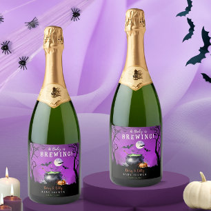 Um Bebê Está Fazendo Chá de fraldas De Halloween