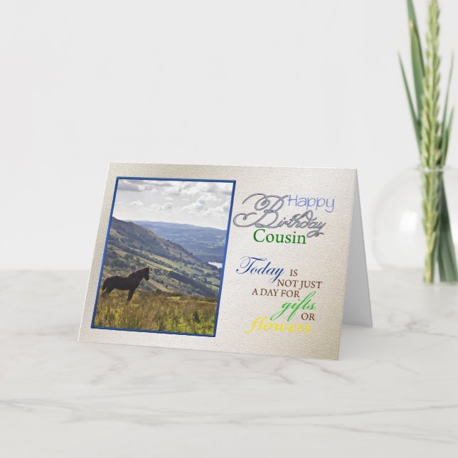 Um cartão de aniversário de cavalo para primo. (Frente)