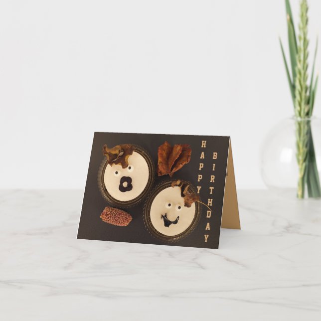 Um cartão de aniversário de outono sazonal com fol (Frente)