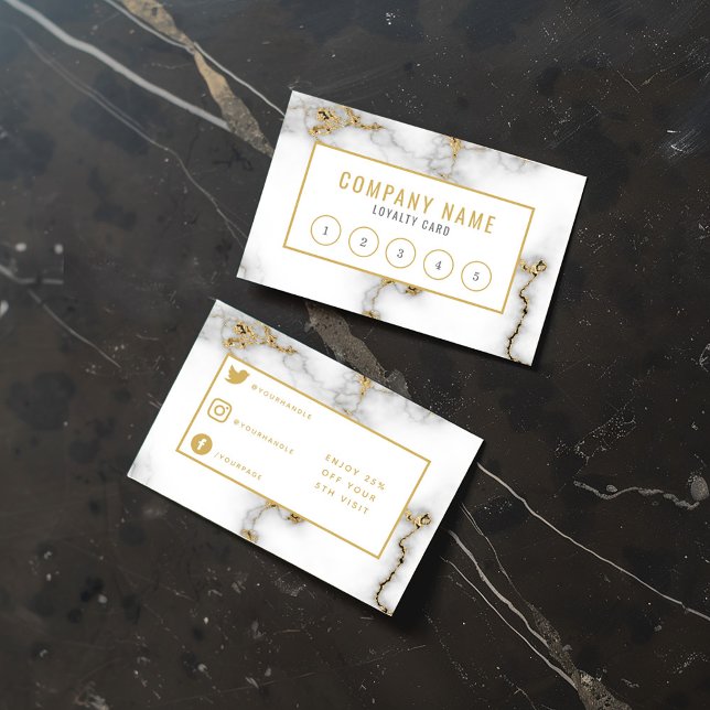 Um cartão de fidelidade do mármore do Salão. (Elegant white and gold loyalty card with a marble design, featuring a numbered punch card layout)