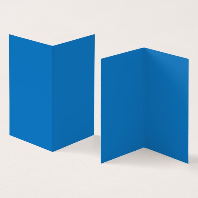 Um céu azul claro sem nuvens preenche todo o F (Interior e exterior)