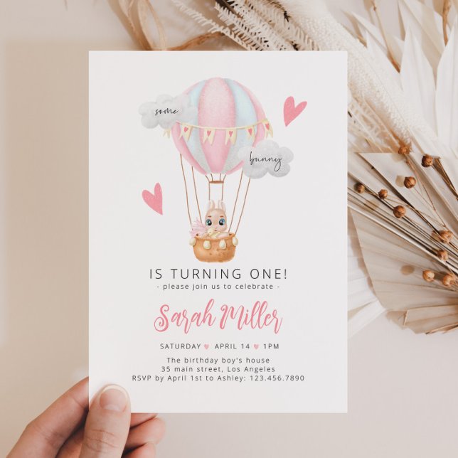 Um coelho é um primeiro convite de aniversário (Criador carregado)