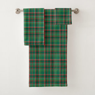 Um conjunto de três toalhas xadrez verdes