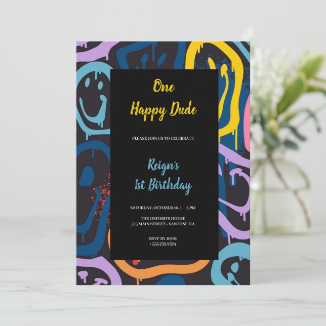 um convite de aniversário de cara feliz (Em pé/Frente)