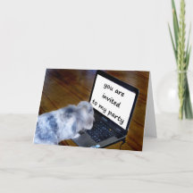 um convite para uma festa de coelho fofo