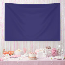 um fundo azul com um relógio