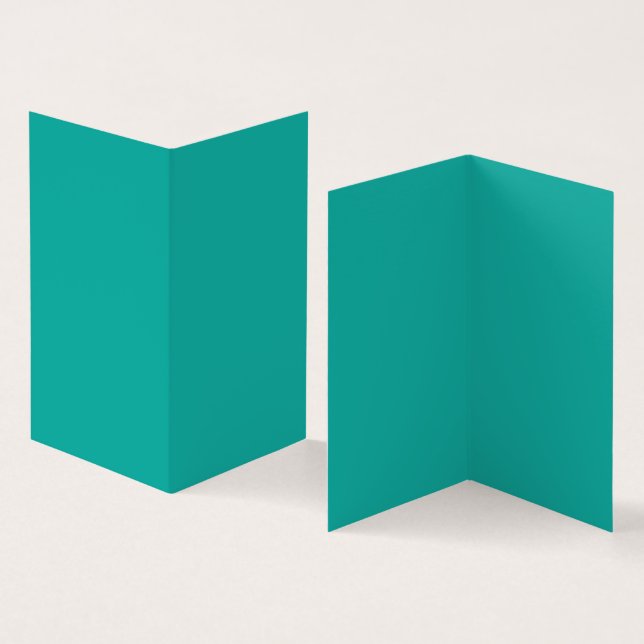 Um fundo gradiente misturando azul em verde. (Interior e exterior)