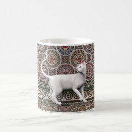 Um gato na caneca de café mosaico