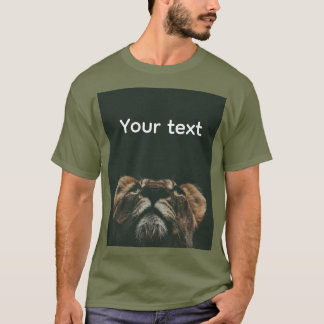 Um impressão de camisa de leão com texto editável