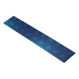 Um marcador azul com uma fileira de padrões circul