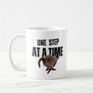 Um passo de cada vez cinza caneca de café